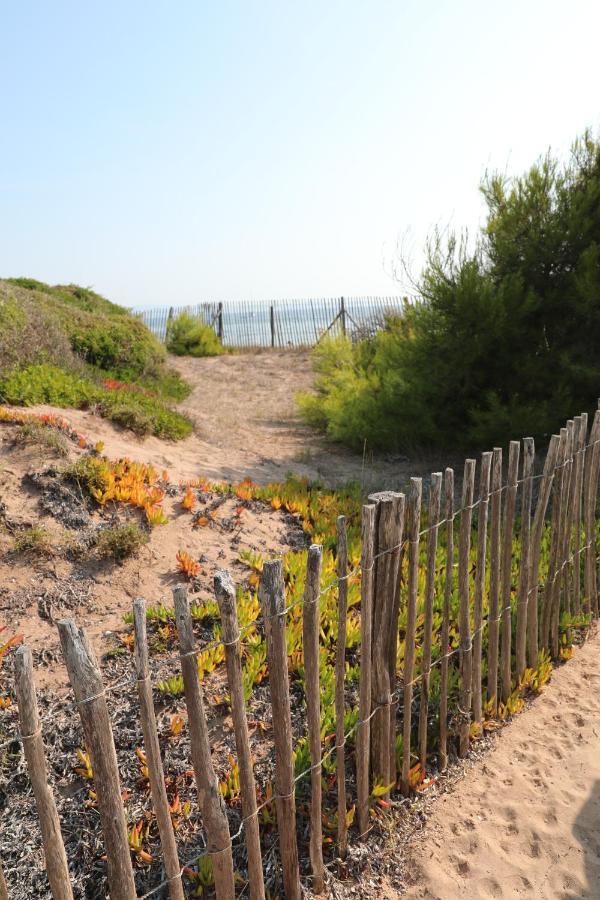 Salines Hotel Hyeres Bagian luar foto
