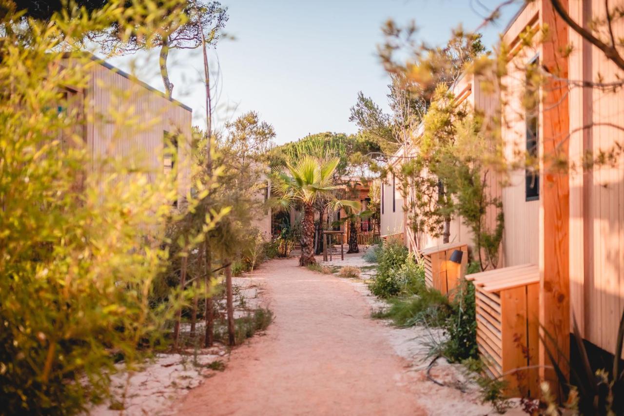 Salines Hotel Hyeres Bagian luar foto