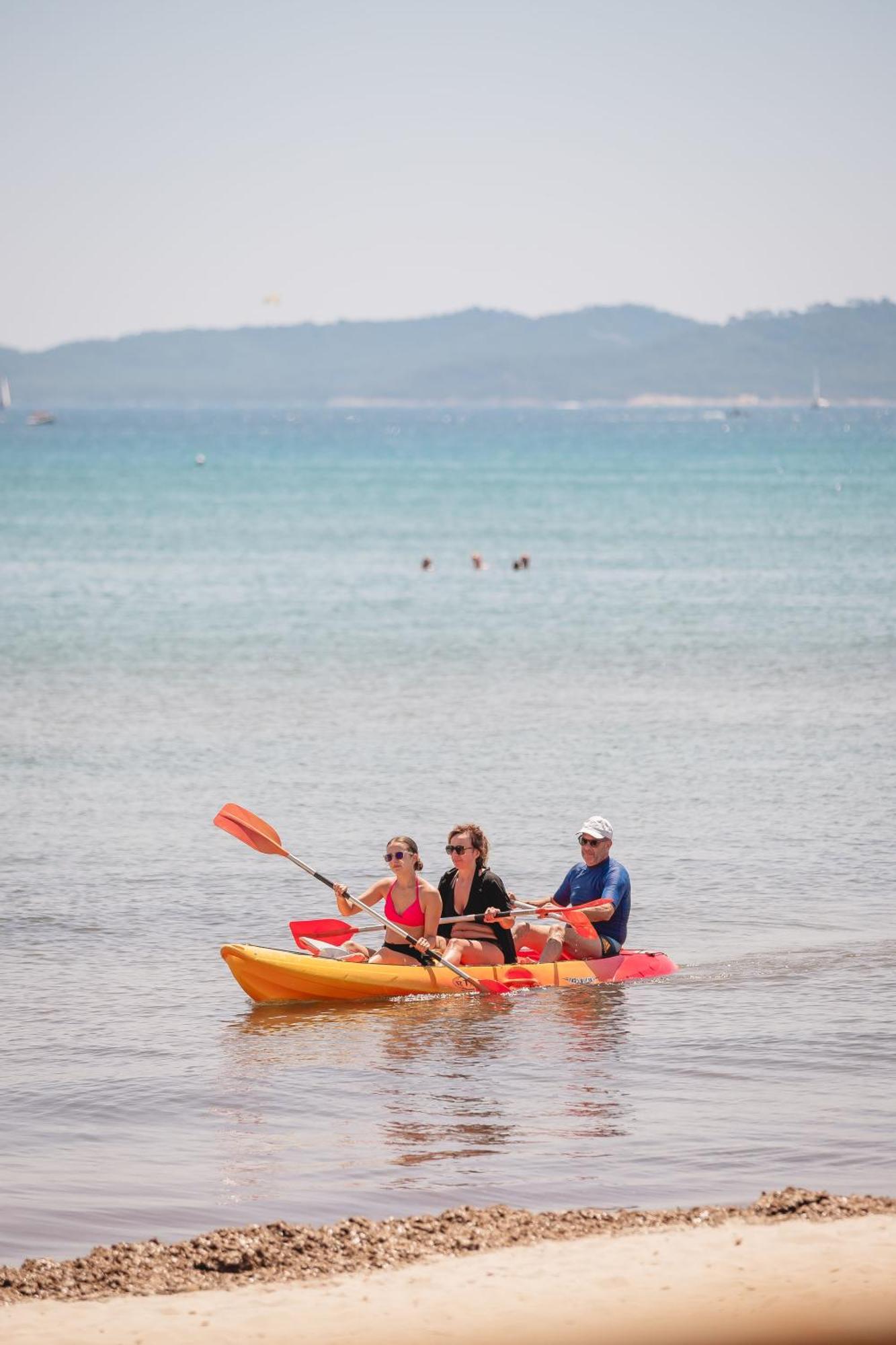 Salines Hotel Hyeres Bagian luar foto