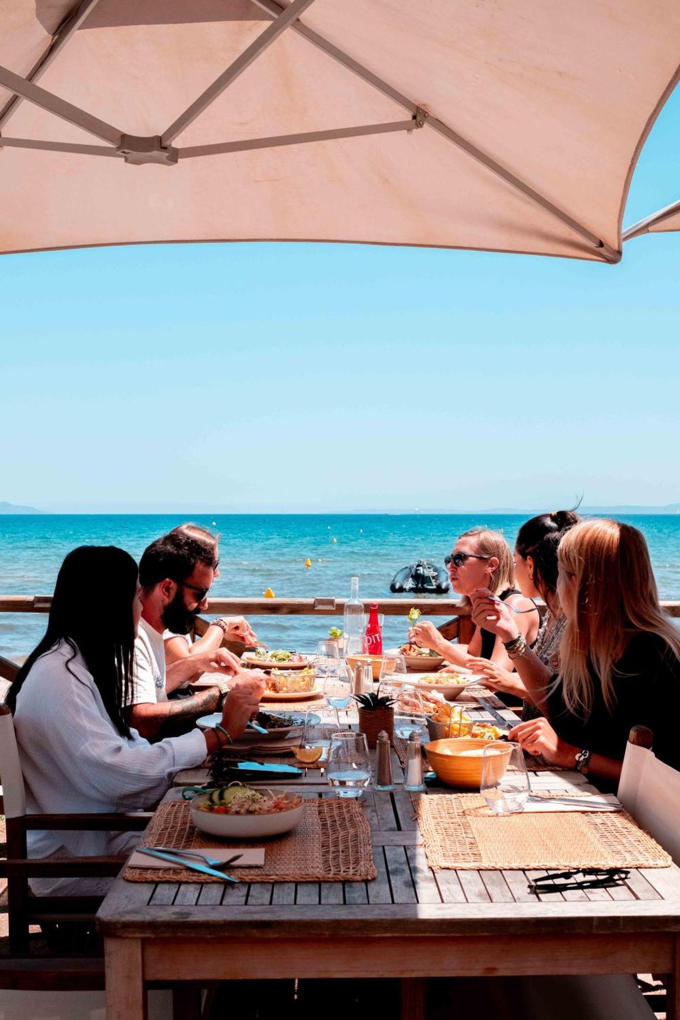 Salines Hotel Hyeres Bagian luar foto